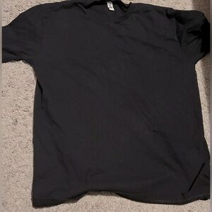 simple black tee men’s medium